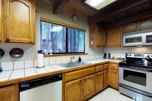 Sherwood Bear Cabin – Photos 4