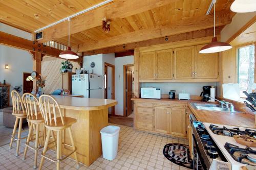 Una cocina o zona de cocina en The Davis Classic