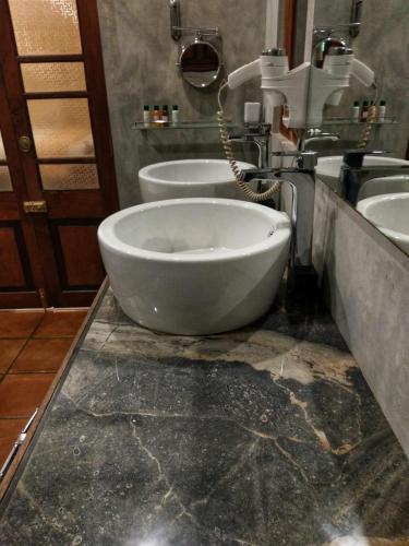 Salle de bains dans l'établissement Selavi Resort Bentota