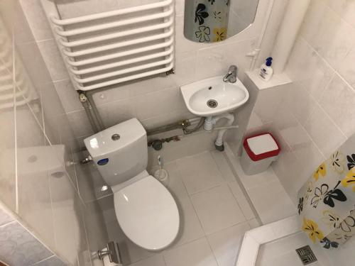 Den Apart on Rynok Square tesisinde bir banyo