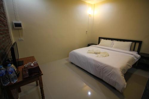 Imagen de la galería de Koh Jum Bungalow & Hostel, en Ko Jum