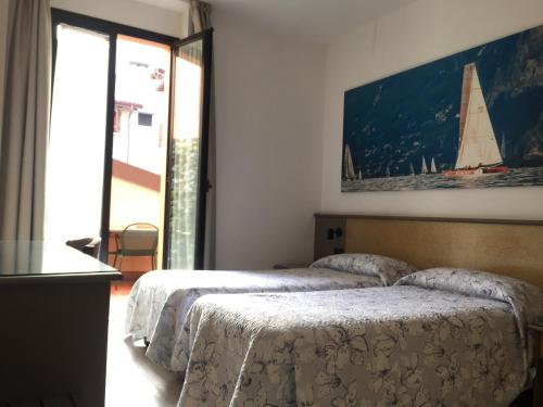 Gallery image of Hotel Plaza in Desenzano del Garda