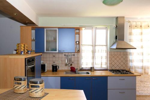 House KIA – Photos 5