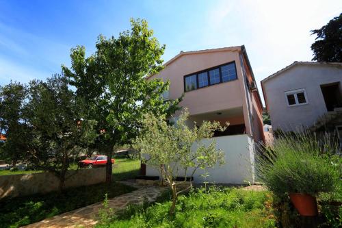 House KIA – Photos 2