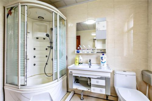 Koupelna v ubytování Hangzhou Yuhang District ·Locals Apartment· Xixi Wetland ·00141260 Locals Apartment 00141260