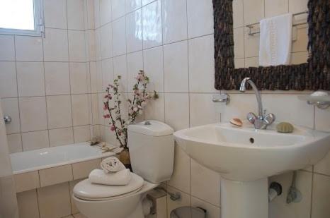Koupelna v ubytování Hotel Karthea