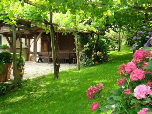 Obermaratscher Apartments Residenceにある庭
