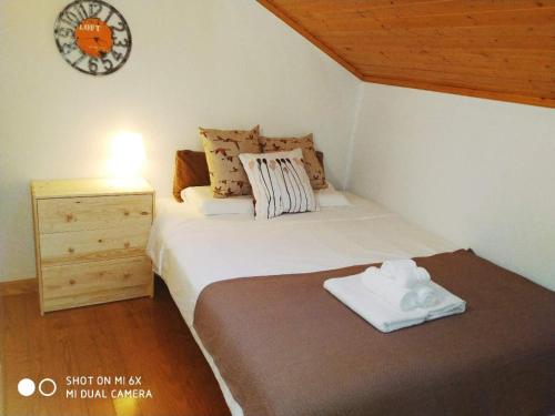 Ein Bett oder Betten in einem Zimmer der Unterkunft Pure Lisbon Loft里斯本特色阁楼公寓