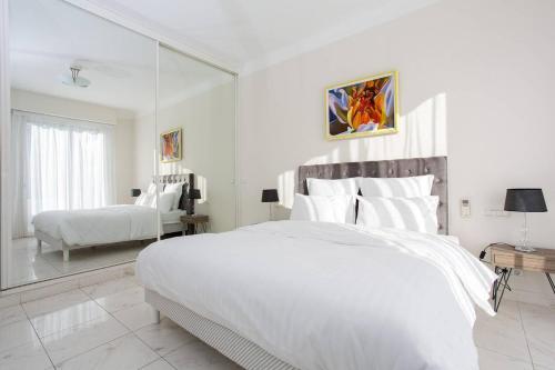 MARIOTT AREA: SUNNY 2 BEDS /2 BATHS
