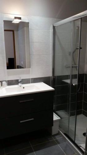 Ένα μπάνιο στο Hôtel & Appartements Le Florence