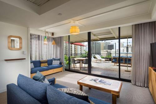 Ruang duduk di The Surfjack Hotel & Swim Club