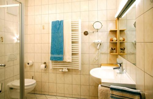 Koupelna v ubytování Gasthof Buglhof