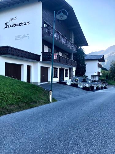 a building on the side of a road at Haus Hubertus Sommerpreise incl Sommercard in Jerzens