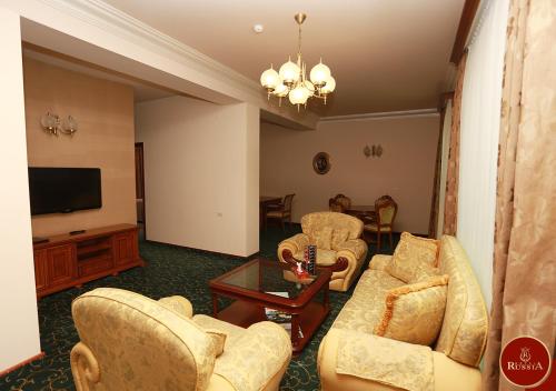 Hotel Russiaにあるテレビまたはエンターテインメントセンター