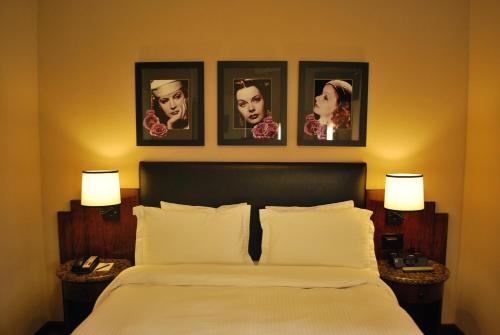 Cama ou camas em um quarto em Washington Square Hotel