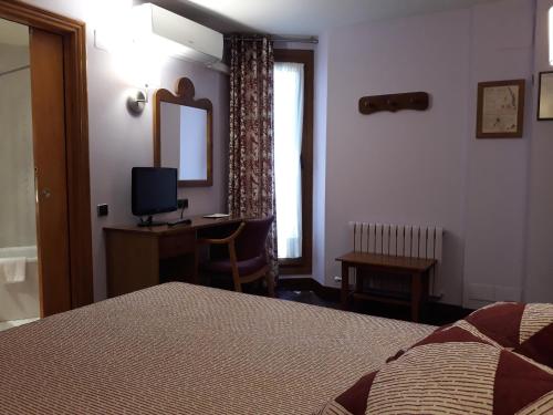 Μια τηλεόραση ή/και κέντρο ψυχαγωγίας στο Hotel Aragüells