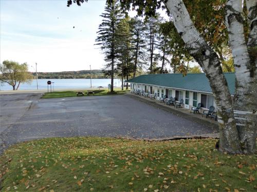 South Arm Retreats – Photos 2