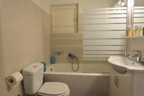 Kúpeľňa v ubytovaní Stylish apartment in Kolonaki