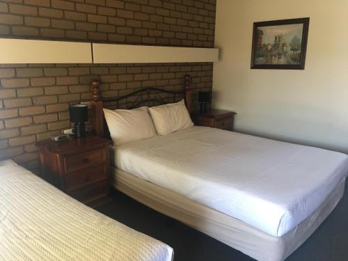 Katil atau katil-katil dalam bilik di SHEPPARTON MOTOR INN Tudor House Motel