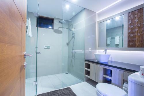 Koupelna v ubytování Hotel Sinar Bali Legian