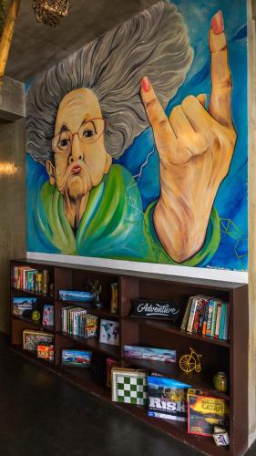 Biblioteca en el albergue