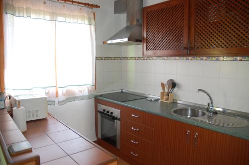 A kitchen or kitchenette at Casa Rural Carmita