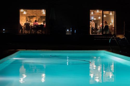 Bazén v ubytování Glamping Hills nebo v jeho okolí
