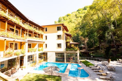 The swimming pool at or close to Hotel Saint Nedelya