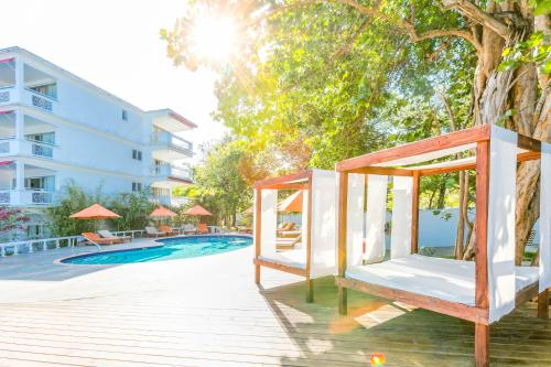 Bazen u ili blizu objekta Royal Decameron Montego Beach Resort - All Inclusive