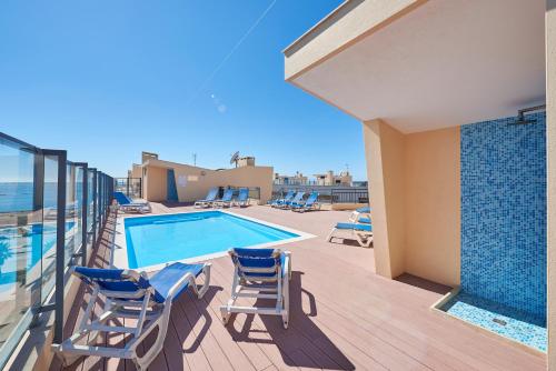 Algarve Oceanfront Luxury Apartment w Pool