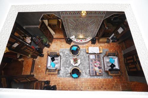 an overhead view of a dining table in a restaurant at The Repose in Salé