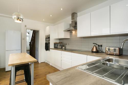 House for Families or Groups near Cardiff City Centre photo 5