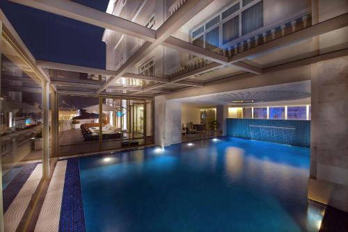 The swimming pool at or close to Hotel de l'Opera Hanoi - MGallery