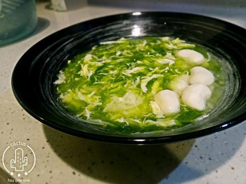 Mâncare la sau în apropiere de această cameră de închiriat