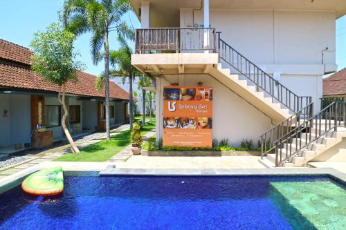 Kolam renang di atau dekat dengan Lembayung Sari Homestay