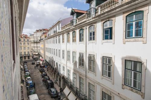 Downtown Lisbon Apartment by LovelyStay