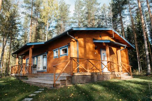 Foto da galeria de Jokiniemen Matkailu Cottages em Tölvä