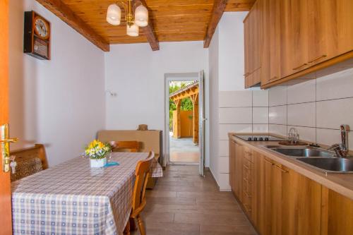 APARTMAN ŠARE