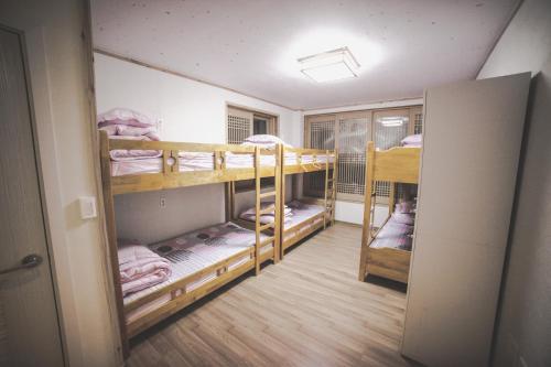 Imagen de la galería de Wansangolgh Guest House, en Jeonju