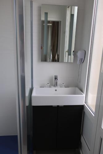 Un baño de L'Amiral
