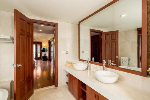 Phòng tắm tại Pearl Paradise Villa Danang
