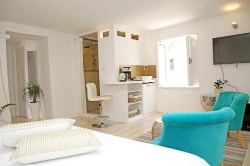 Swan City Apartment & Room