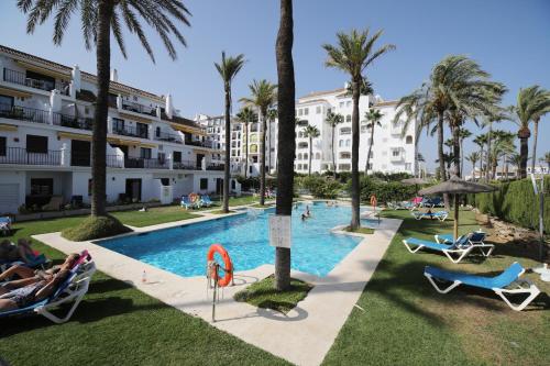 Apartamento 409 Marina Real Puerto de la Duquesa playa