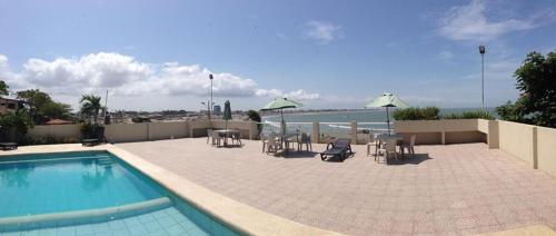 Bazén v ubytování Hotel Paradise Beach nebo v jeho okolí
