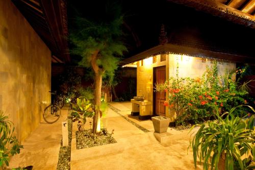 Zahrada ubytování Senang Villa Gili Air