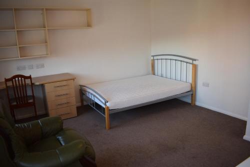 Katil atau katil-katil dalam bilik di En-Suite Room Stay Bangor