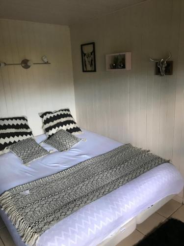 Postel nebo postele na pokoji v ubytování Appartement Sevrier terrasse et jardin