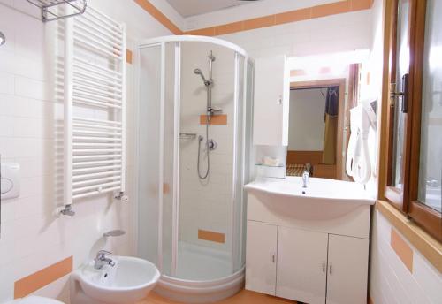 Een badkamer bij Hotel Da Bepi