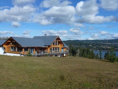 Little Black Bear Lodge/B&B