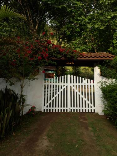 Taman di luar Aconchego da Roça